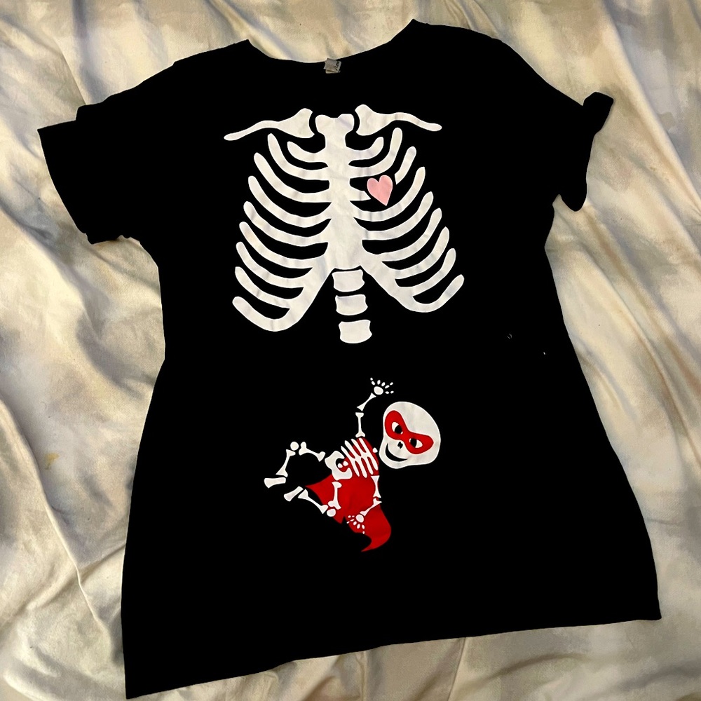Maternity Black skeleton shirt with baby picture